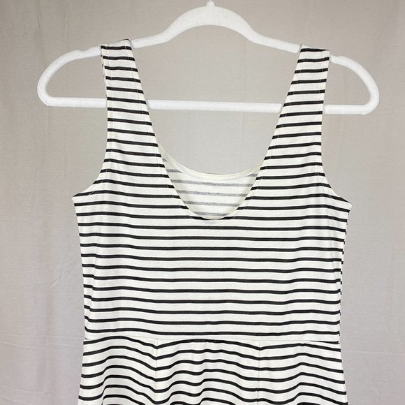 H&M White and Black Striped Skater A-Line Sleeveless Short Dress - Picture 5 of 9